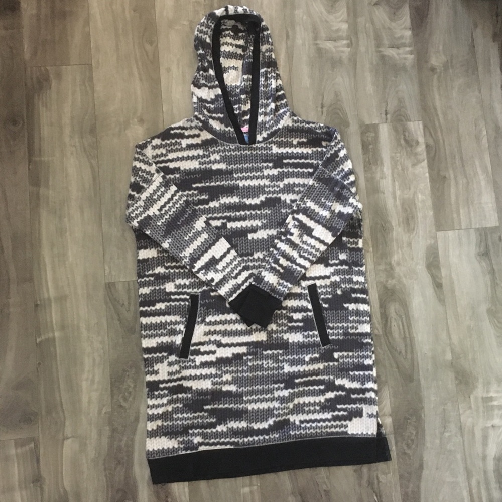 NWOT Aztec Hooded Fleece Poncho